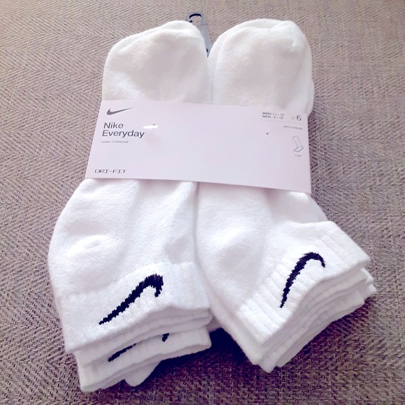 Nike Other - NIKE Everyday Low Cut Mens Socks ( 6pk  )
